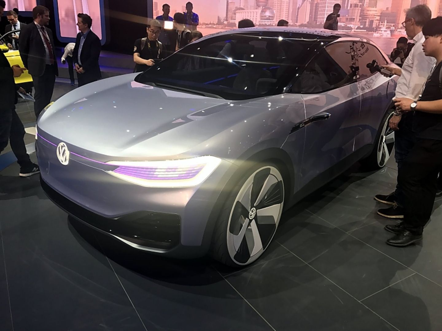 VWs I.D.-Flotte (Bild I. D. Crozz) wird die Elektromobilität weiter befeuern