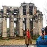 Bild 1 von 10 der Fotostrecke zum Klicken:  Eigentlich liegt der Karnak-Tempel am Ufer des Nils nördlich von Luxor in Ägypten. Aber diese archäologische Nachbildung steht im Wanguo Park im chinesischen Wuhan.