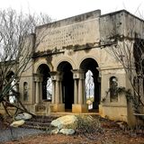 Huldigung des österreichischen Kaiserreiches: Dieser Bau soll an die K. u. K.-Monarchie im 18. Jahrhundert erinnern.