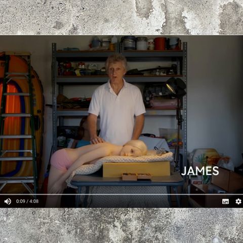 James und April in der Channel4-Sexpuppen-Doku