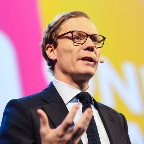 Datenmissbrauch-Skandal bei Facebook: Chef von Cambridge Analytica suspendiert