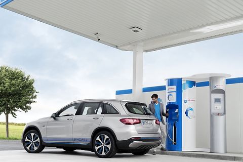 Mercedes GLC F-Cell - in drei Minuten wird getankt