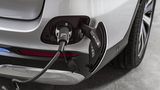 Mercedes GLC F-Cell - hier wird der Strom des Akkupakets nachgeladeb