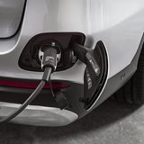 Mercedes GLC F-Cell - hier wird der Strom des Akkupakets nachgeladeb