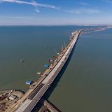 Offenbar soll die Brücke am 9. Mai, dem Tag des Sieges über Nazi-Deutschland, geöffnet werden.