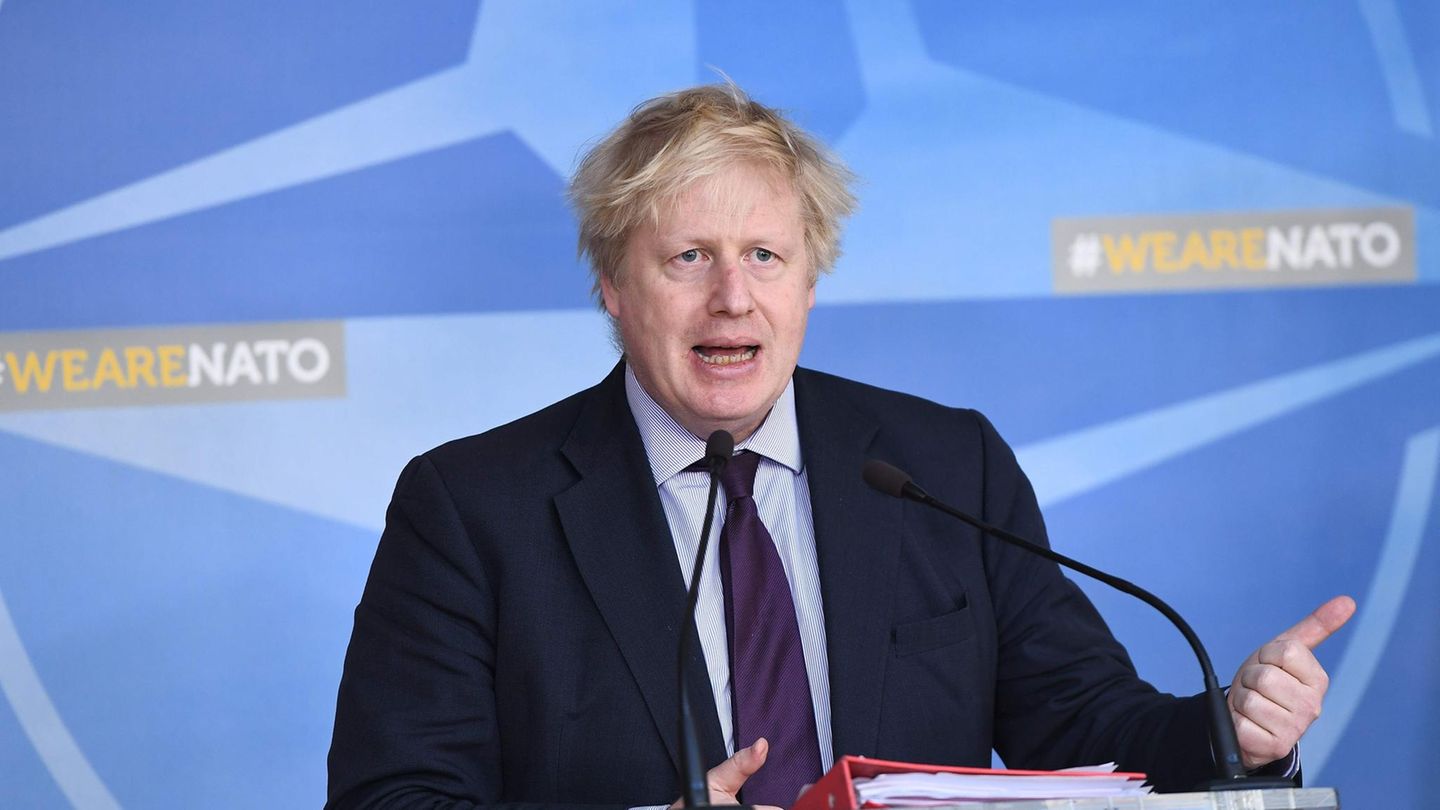 Vergleiche zwischen Putin und Hitler: Britischer Außenminister Boris Johnson verschärft Ton