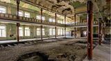 Gesellschaftshaus Wintergarten in Gera  Es war einmal ein Ballsaal: In dem 1896 eröffneten Pfortener Gesellschaftshaus wurden über mehrere Generationen hinweg rauschende Feste gefeiert. Es gehört zu einem der 14 Objekte, die in dem Buch "Geisterstätten - Vergessene Orte in Thüringen" vorgestellt werden.