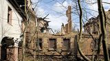 Jagdschloss Rathsfeld  Diese Schlossruine und der umgebene Park liegen in einem tiefen Schlaf. Ein Brand im Jahre 2005 zerstörte Teile des Anwesens am Kyffhäuser, wo der Sage nach in einer Höhle Kaiser Barbarossa schläft.