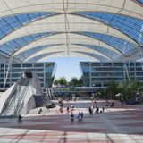 Platz 6: Flughafen München (MUC)  Weiterhin konnte sich München unter den Top-Airports behaupten, rutschte jedoch von Platz 4 ab. Dennoch ist der bayerische Flughafen mit den beiden Terminals wieder Europameister und der beste Airport in Europa.