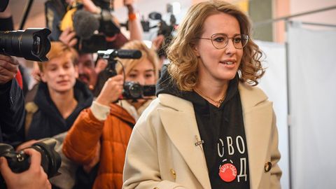 Xenia Sobtschak gibt ihre Stimme am Wahltag ab