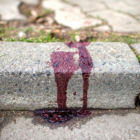 EIne Blutspur des Messerangriffs in Burgwedel
