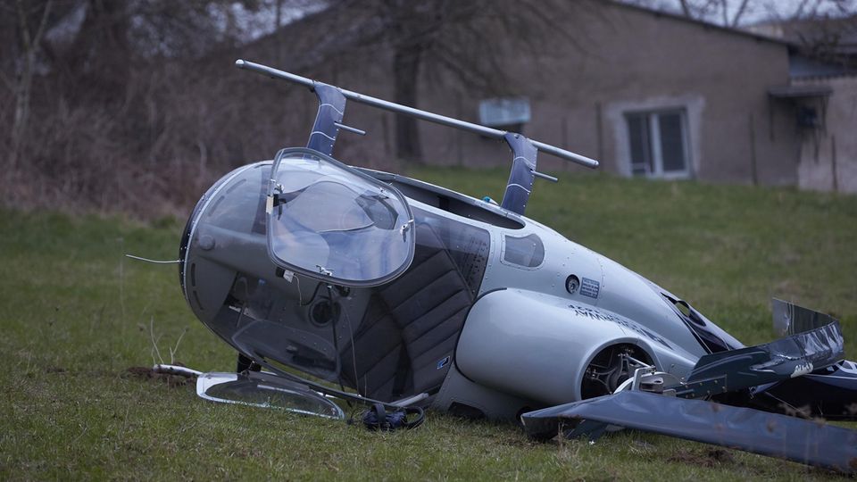 Nachrichten aus Deutschland: Hubschrauber bei Koblenz umgekippt