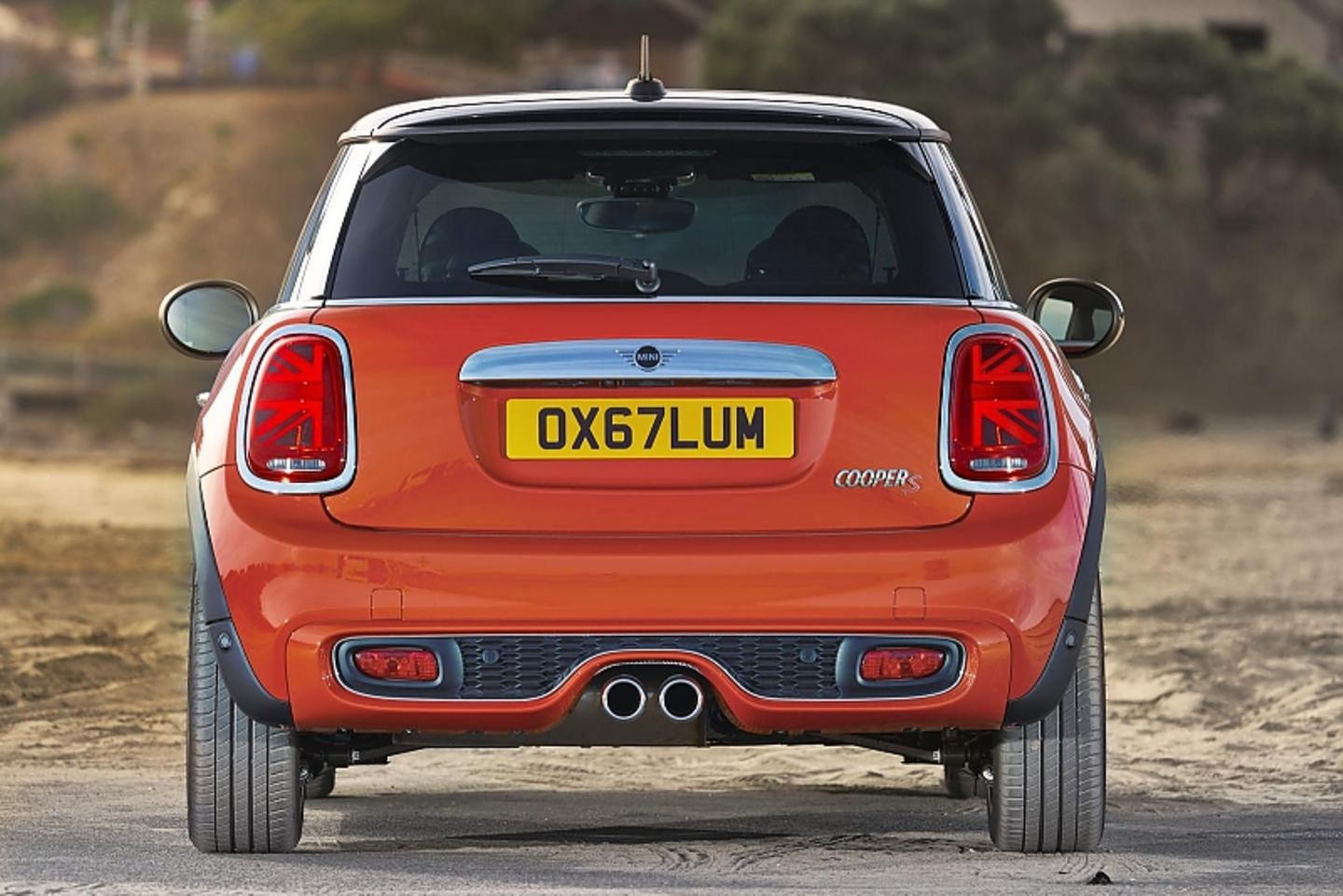 Auch die Heckansicht beim Mini Cooper ist weitgehend gleich geblieben