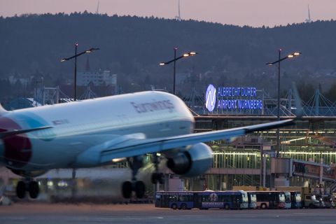 Eine Eurowings-Maschine am Flughafen Nürnberg