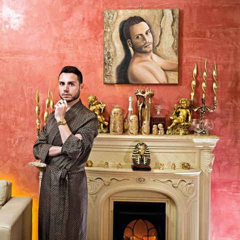 Callboy Francesco Mangiacapra in seinem neapolitanischen Appartemento - Im stern spricht er über das Outing von Priestern