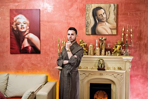 Callboy Francesco Mangiacapra in seinem neapolitanischen Appartemento - Im stern spricht er über das Outing von Priestern