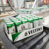 Platz 9: Veltins  Absatz in Deutschland: 2,7 Millionen Hektoliter  Die 1824 im sauerländischen Meschede-Grevenstein gegründete Veltins-Brauerei ist nach wie vor im Familienbesitz. Alleinige Gesellschafterin ist Susanne Veltins. Zum Konzern gehört auch die Marke Grevensteiner.