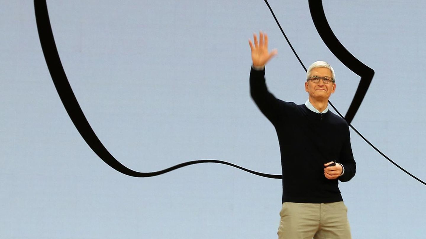 Apple-Chef Tim Cook stellt ein neues iPad für den Bildungsbereich vor.