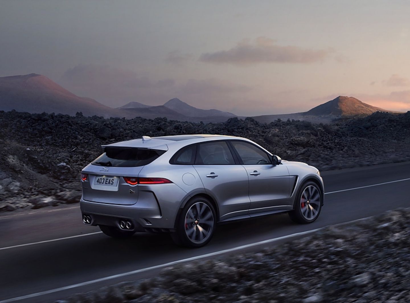 Jaguar F-Pace SVR