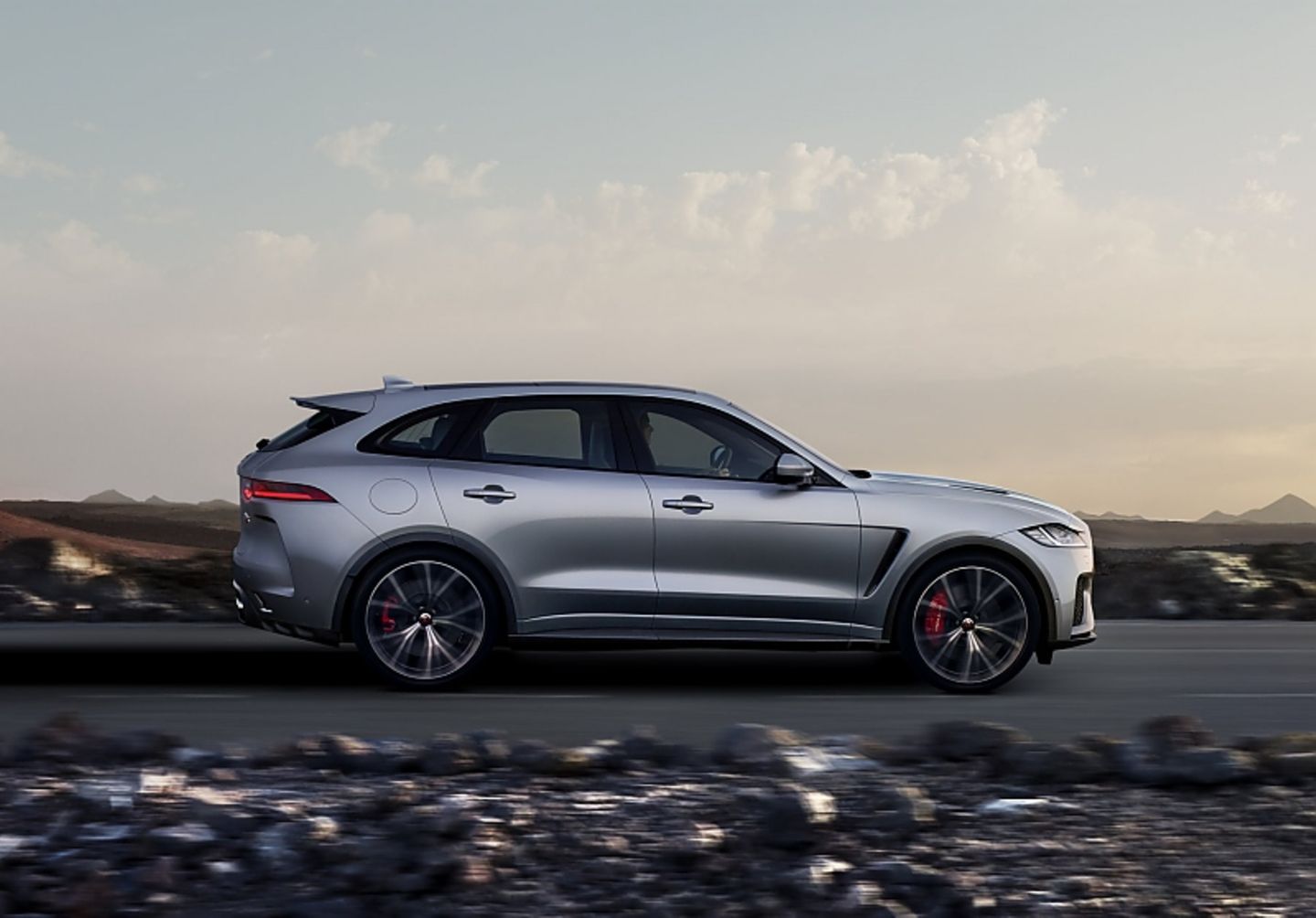 Jaguar F-Pace SVR