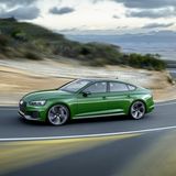 Der Audi RS 5 Sportback flitzt sieben Millimeter tiefer als die normale Version um die Ecke