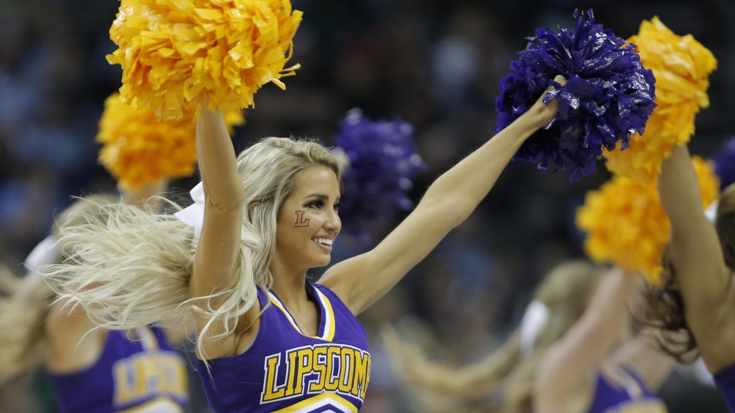 Cheerleader