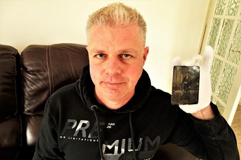 Ebay: Justin Whiting mit seinem Bild von Jesse James