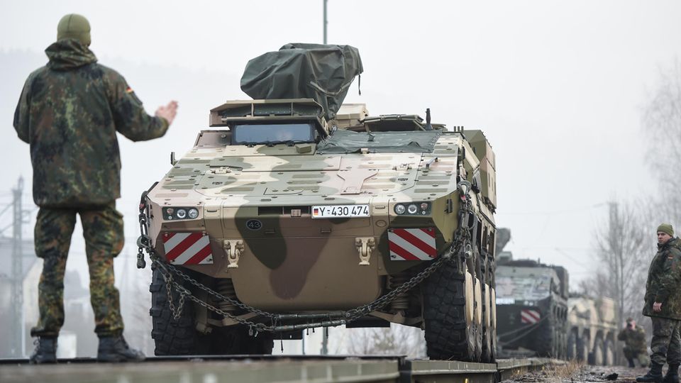 Ursula von der Leyen fordert ein "militärisches Schengen"