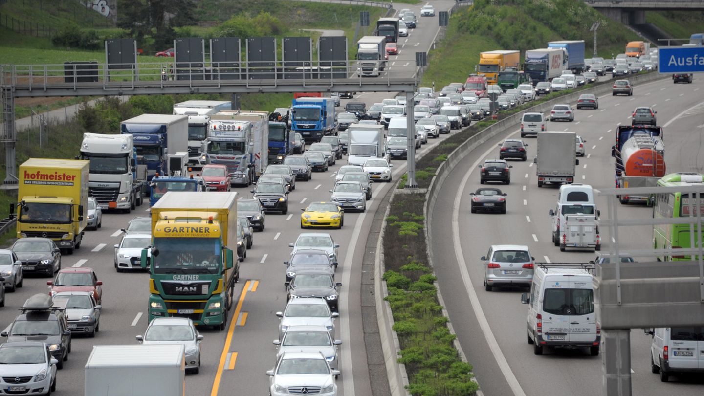 Oster-Stau ist auch auf der A 8 zu erwarten