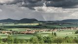 Die Rhön, ein Mittelgebirge und Unesco-Biospärenreservat, erstreckt sich über Bayern, Hessen und Thüringen.