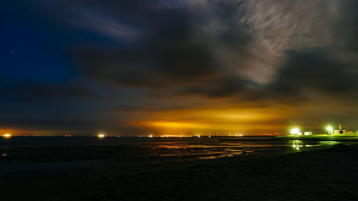 Das Wattenmeer an der Nordsee ist ein einmaliger Lebensraum, Nationalpark und streng geschützt. Der Unterschied zwischen Ebbe und Flut beträgt im Durchschnitt 2,5 Meter.