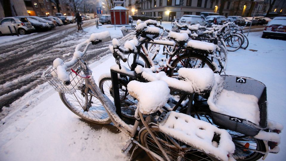 Weiße Ostern: "Winter hau ab, niemand mag dich!" - So witzig reagieren Twitter-User auf neue Schneefälle Weiße Ostern: "Winter hau ab, niemand mag dich!" - So witzig reagieren Twitter-User auf neue Schneefälle