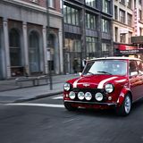 Wenn der Classic Mini Electric antritt, sehen die anderen Autos alt aus