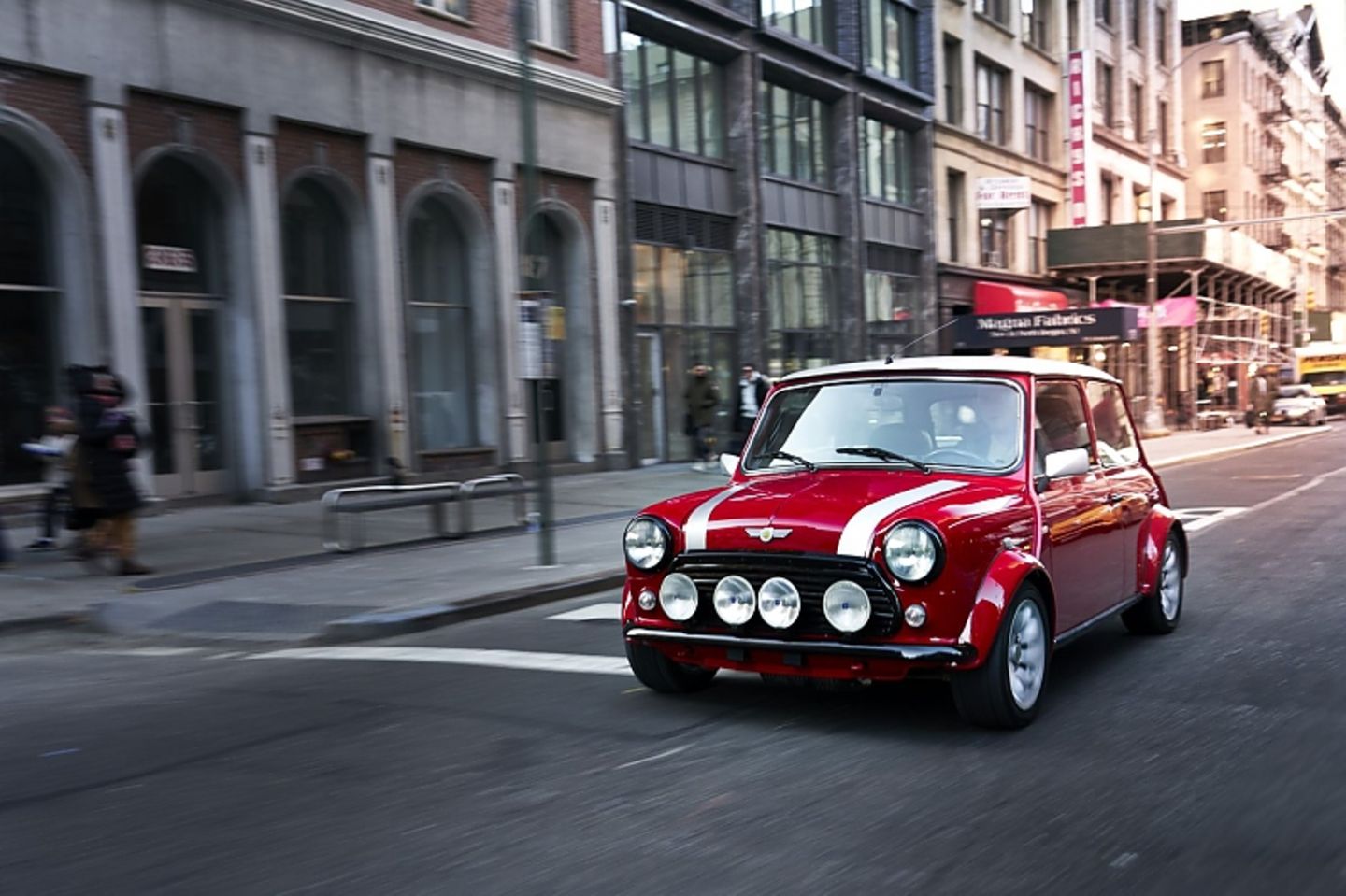 Wenn der Classic Mini Electric antritt, sehen die anderen Autos alt aus