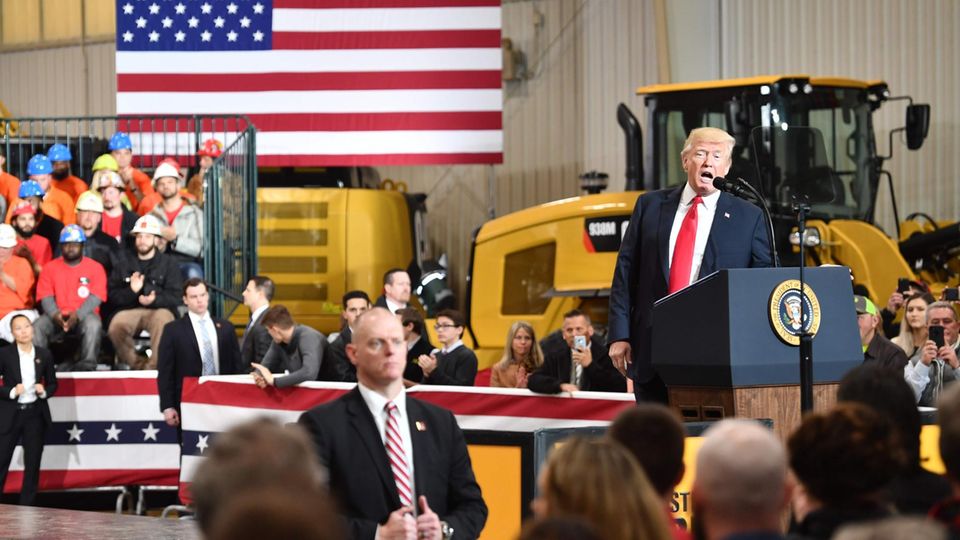 Donald Trump bei einer Ansprache zum Thema Infrastruktur in Richfield im US-Bundesstaat Ohio