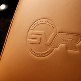 Geprägze Logos im Range Rover Sport SVR