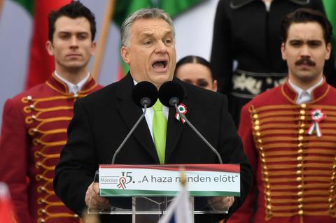 Ungarns Ministerpräsident Viktor Orban hat die Drohungen gegen Kritiker seiner Politik verschärft