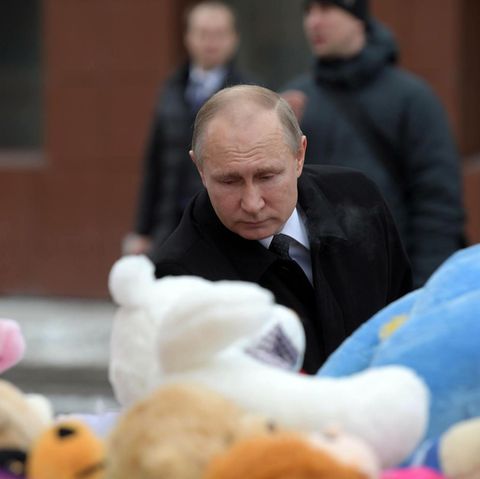 Wladimir Putin besucht den Unglücksort in Kemerowo.