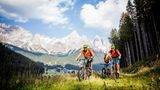 Höllenritt für die ganze Familie  Im Trentino gibt es acht große Parks für Mountainbike-Fans. Die meisten wenden sich ehr an Profis oder die gehobeneren Amateure. Wer mit der Familie unterwegs ist, sollte die San Martino Bike Arena oder den Bike Park Passo Tonale besuchen. Beide sind Familien-Bike-Parks. Sie warten neben herausfordernden Pacours auch mit kindertauglichen  Strecken leichter Schwierigkeitsgrade auf.