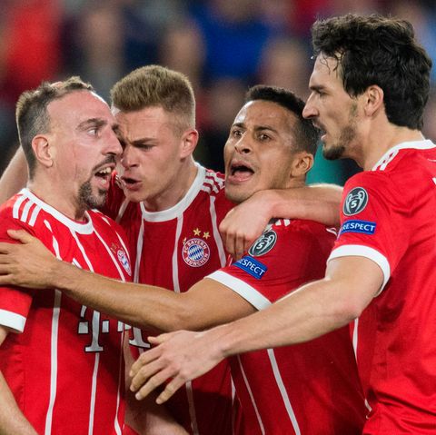 FC Bayern dreht das Champions League Spiel beim FC Sevilla - Ribéry, Kimmich, Thiago und Hummels jubeln