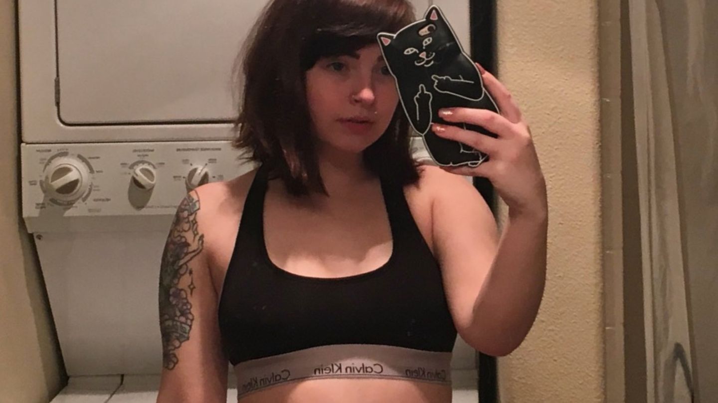 Shelby Johnson macht ein Selfie