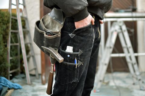 Jede vierte Ausbildung wird vorzeitig abgebrochen: Ein Auszubildender steht auf einer Baustelle in Berlin