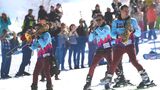 Musikalische Unterhaltung ist ja gut und schön – aber diese Jungs passen nicht recht ins Bild
