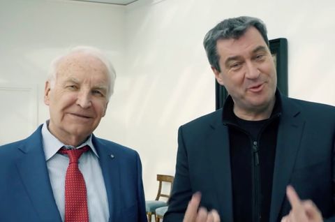 Bizarres CSU-Video: Fremdscham in der Staatskanzlei: Wie sich Stoiber und Söder gegenseitig bauchpinseln