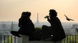 Feierabendbier in Belleville – vom Hügel herab hat man einen ungestörten Blick auf die Stadt