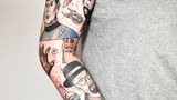 Im Buch werden unterschiedliche Tattoo-Künstler vorgestellt. Der Stil von Miriam Frank reicht zum Beispiel von verspielten Illustrationen, die an Kinderzeichnungen erinnern, bis zu  sehr filigraner sogenannter Dot- und Line-Work. "Das bin ich - was ich mag und wo mich meine Neugier nach verschiedenen Techniken, Motiven und Kulturen hinführt", sagt sie zu ihrer Arbeit.