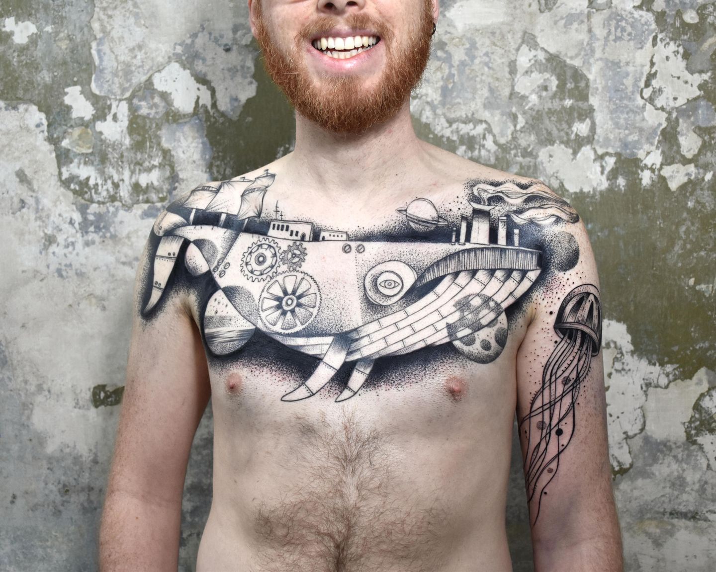 "Ich selbst sehe mich als erstes als Illustratorin", erzählt sie im Buch. "Tattoos machen momentan einfach den Hauptteil meiner Arbeit aus."