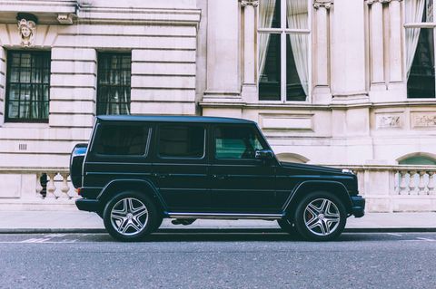 SUV sehen nicht nur wie eine Zwingburg aus, sie sind auch sicherer als kleinere Fahrzeuge.
