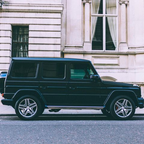 SUV sehen nicht nur wie eine Zwingburg aus, sie sind auch sicherer als kleinere Fahrzeuge.