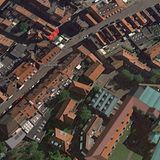 Die Satellitenaufnahme zeigt die Straße Spiekerhof nördlich des Münsters. In der Straße liegt das Lokal Kiepenkerl, in das ein Lastwagen in eine Gruppe sitzender Menschen fuhr. Die Polizei geht von einem Anschlag aus.